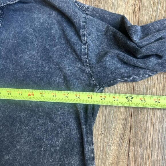Zara Woman Gray/Black Acid Wash Denim Button-Up Shirt With 3/4 Sleeves Medium - Picture 5 of 6